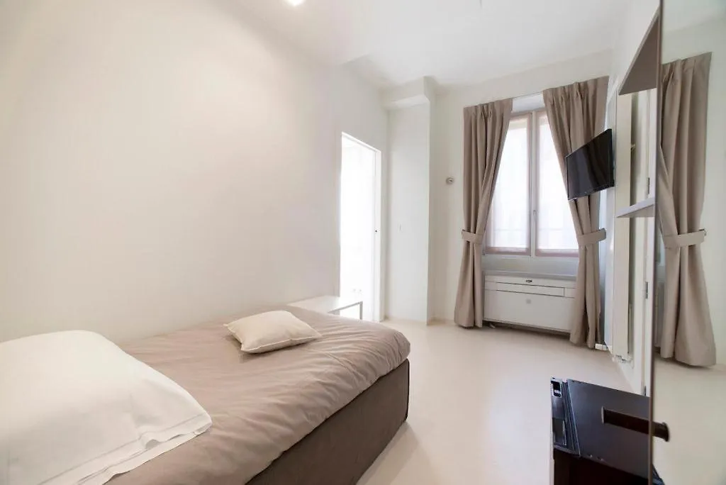 L'Ottava Guesthouse Milan 0*,  Italy